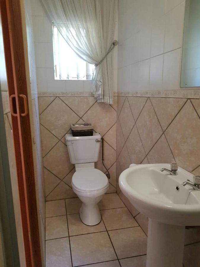 Tehillah Guesthouse Upington Extérieur photo