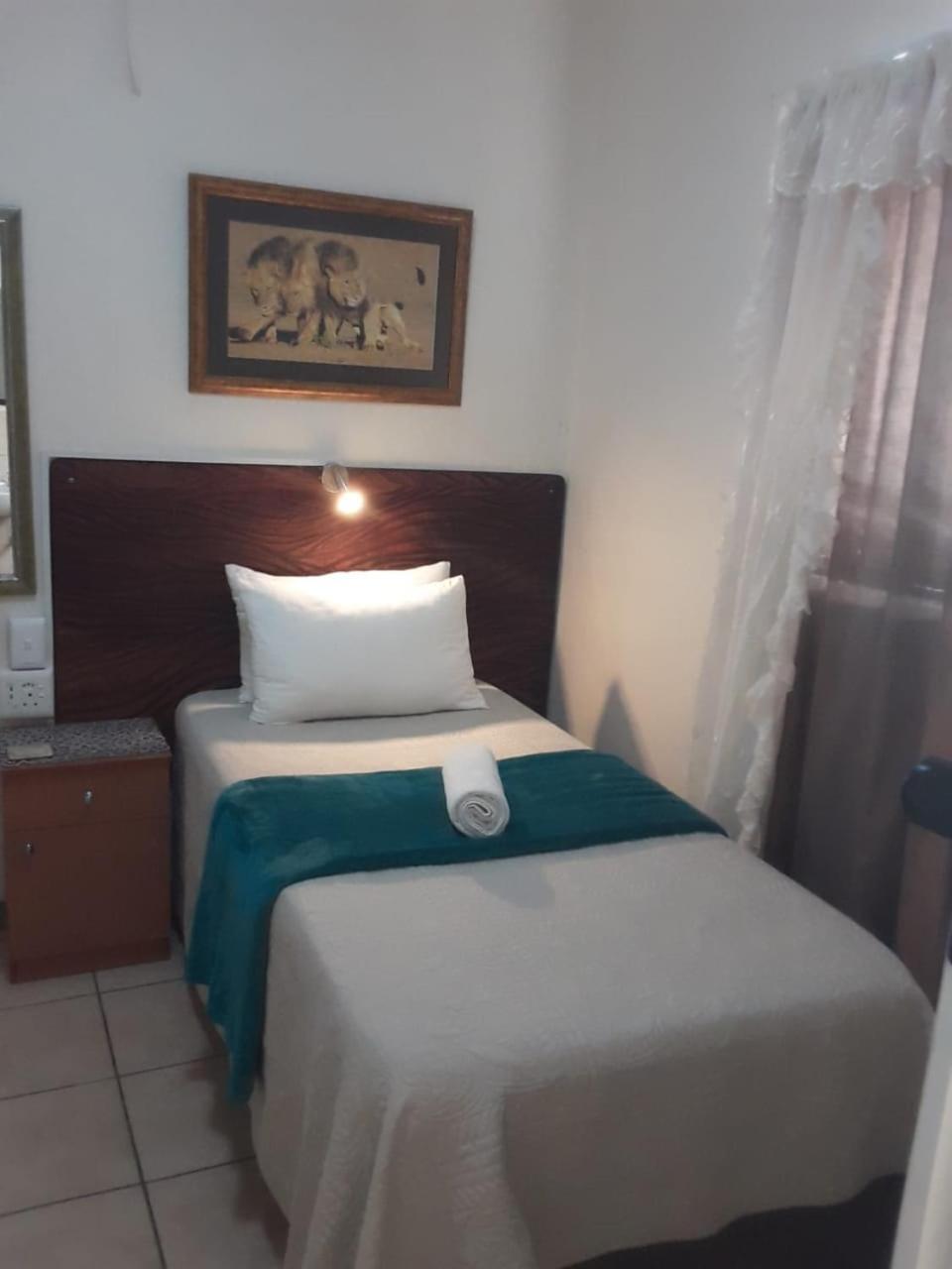 Tehillah Guesthouse Upington Extérieur photo