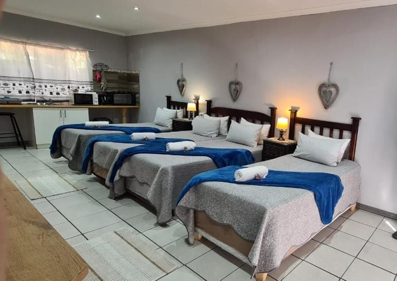Tehillah Guesthouse Upington Extérieur photo