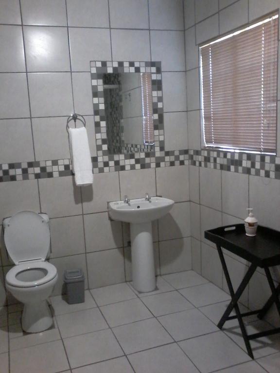 Tehillah Guesthouse Upington Extérieur photo